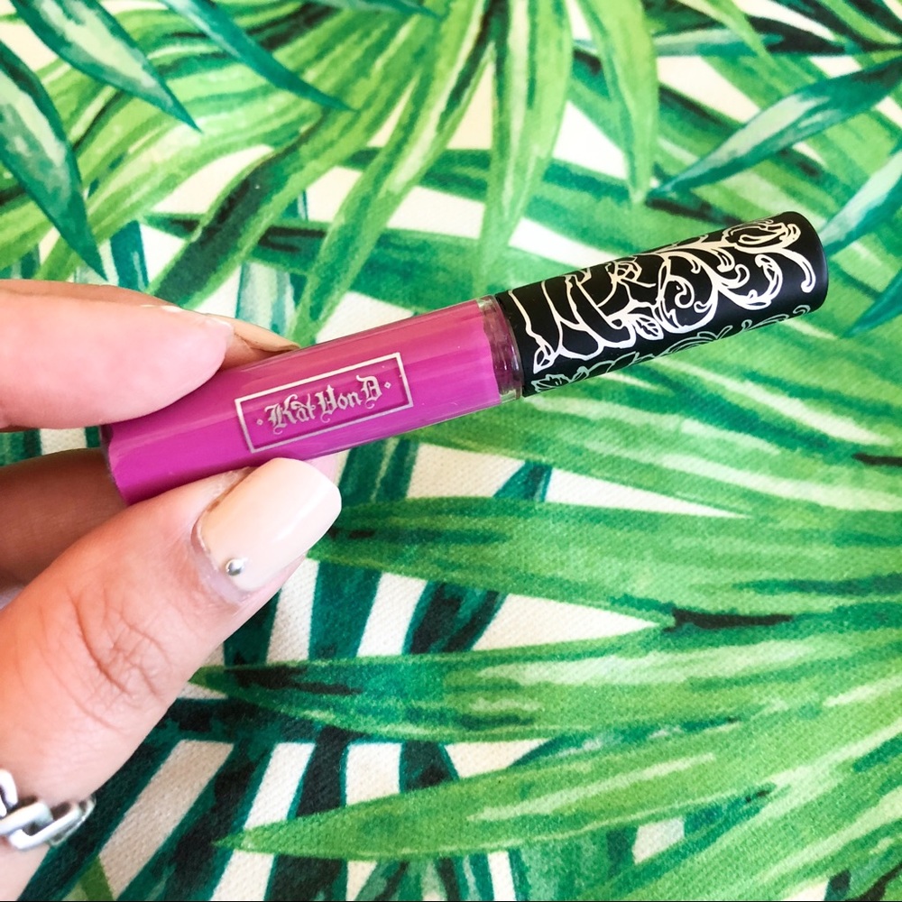 💛 Kat Von-D lipstick in K-Dub